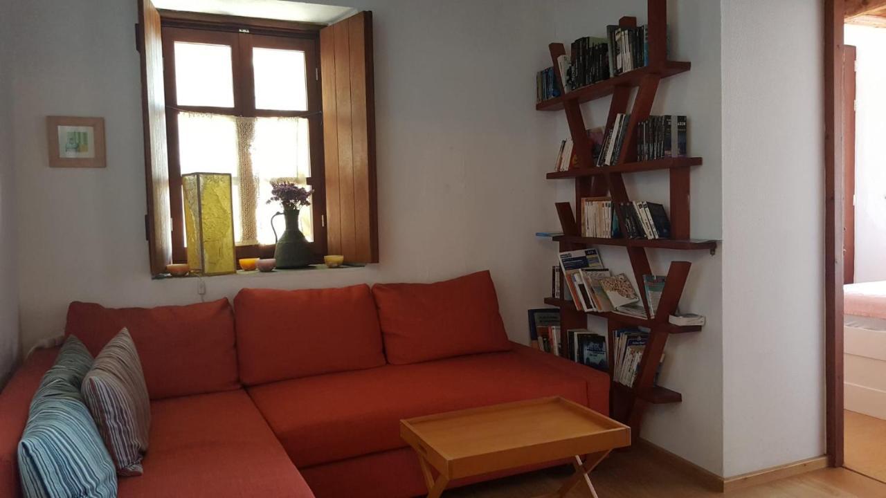 Athina Guesthouse 모넴바시아 외부 사진